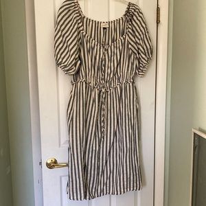 Puff short sleeve dress